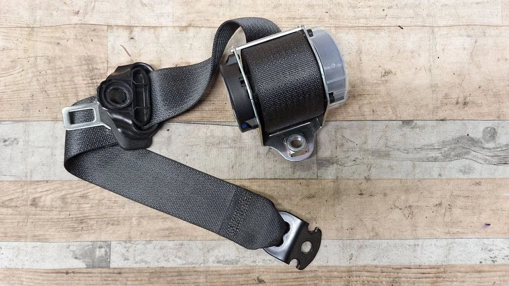 Rear seatbelt 617663100A