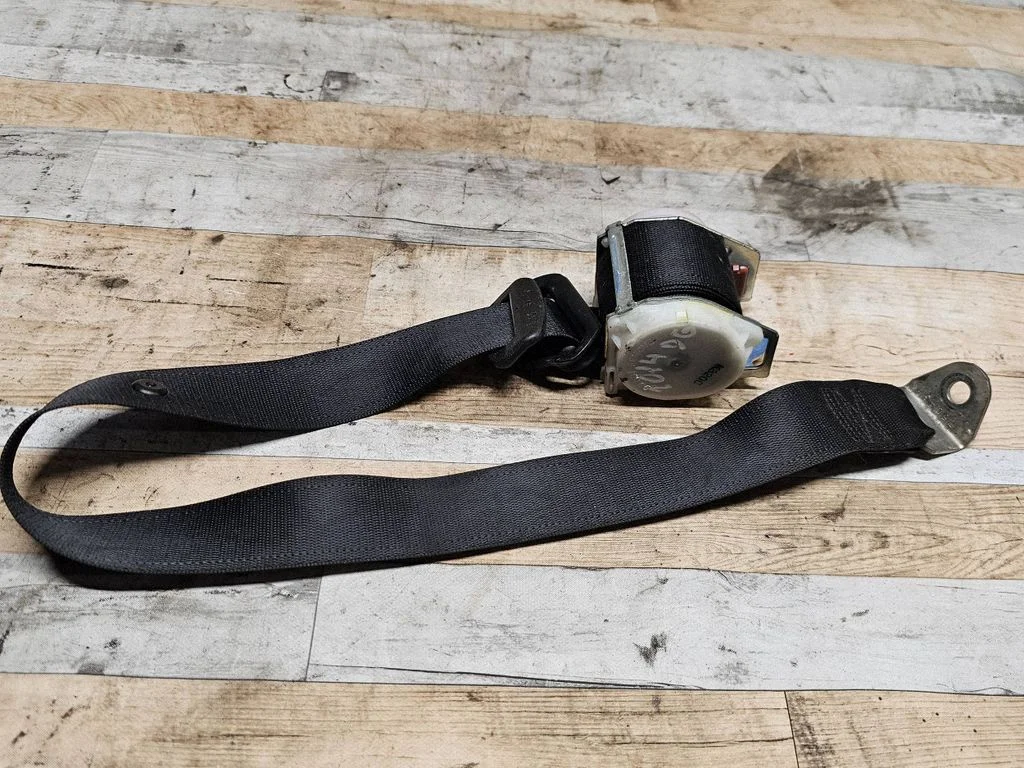 Rear seatbelt 13120732