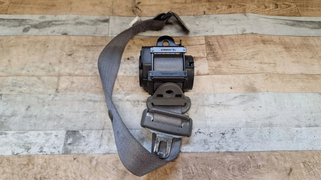 Rear seatbelt 1CL93TRMAA