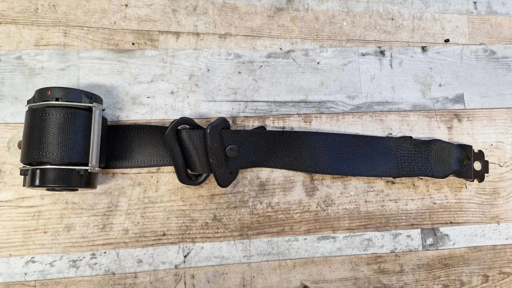 Tagumine turvavöö G4303CC01006