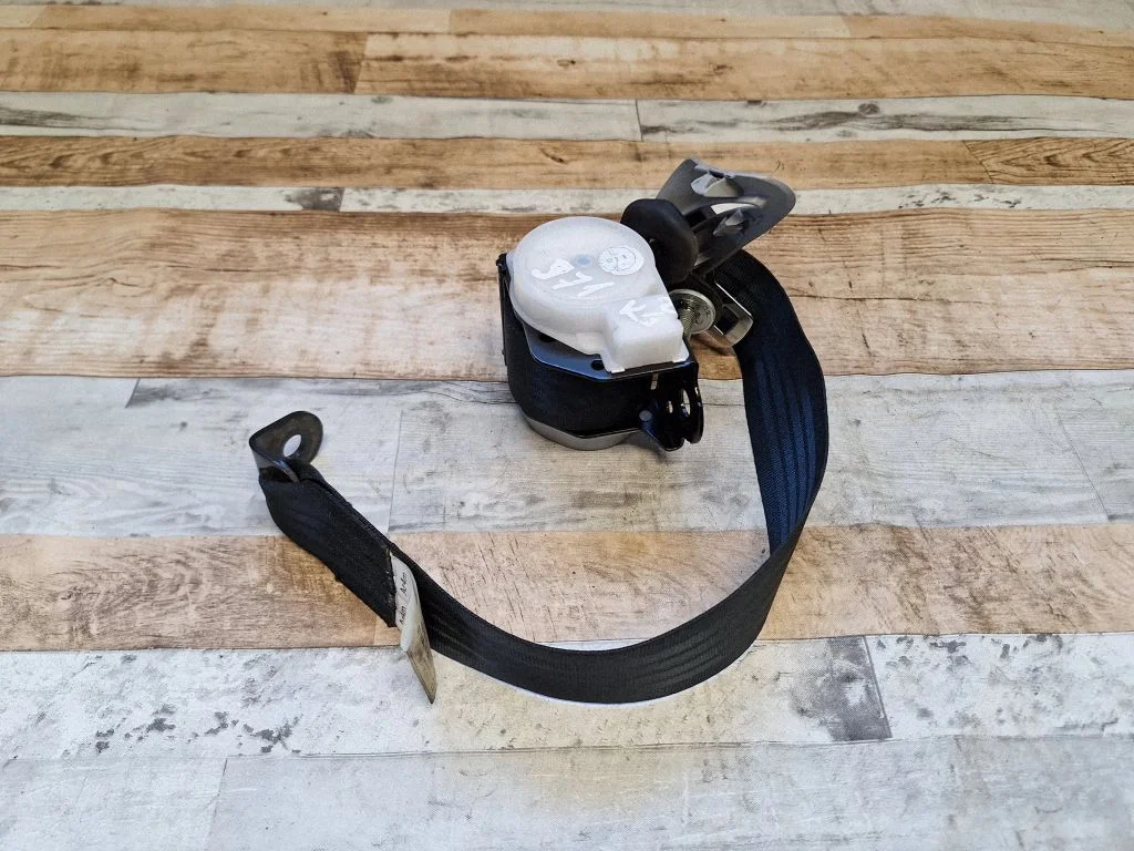 Rear seatbelt – Mazda 5 (2005-2010)
