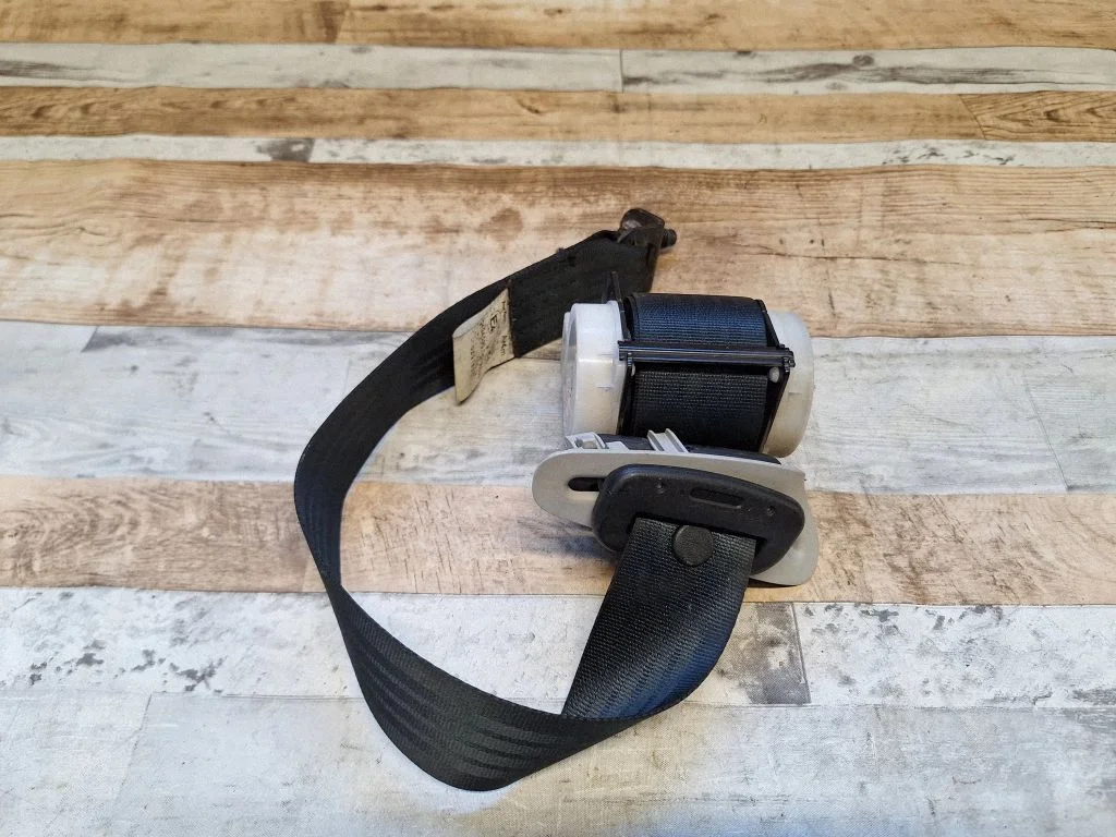 Rear seatbelt – Mazda 5 (2005-2010)