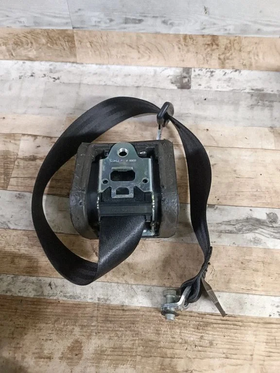 Rear seatbelt 4F0857805E