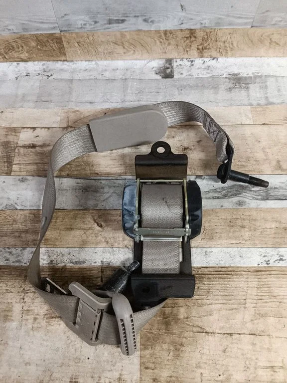 Rear seatbelt – rear left