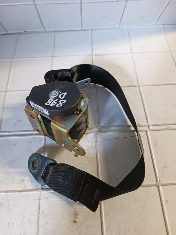 Aizmugurējā drošības josta 0402095