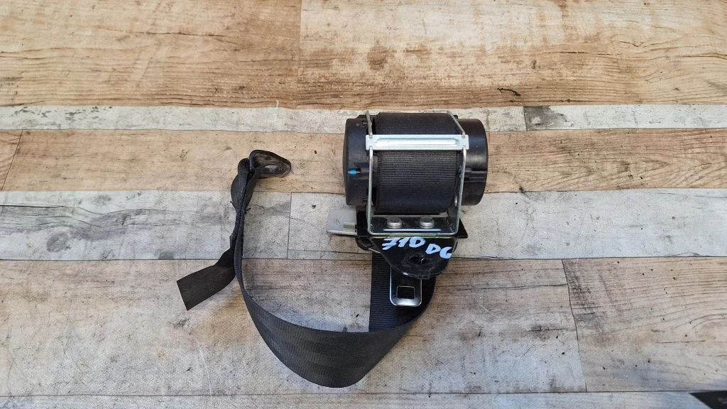 Rear seatbelt 606161561