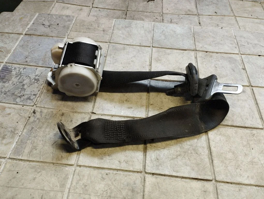 Tagumine turvavöö 24469075