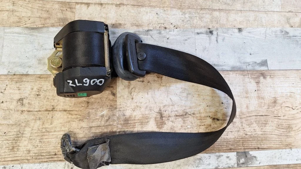 Rear seatbelt 43594D
