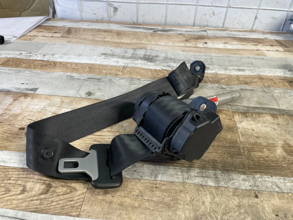 Rear seatbelt 30661796