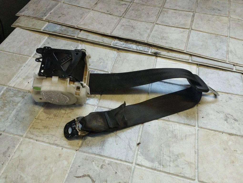 Rear seatbelt 6079503