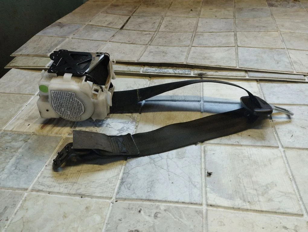 Rear seatbelt 6079503