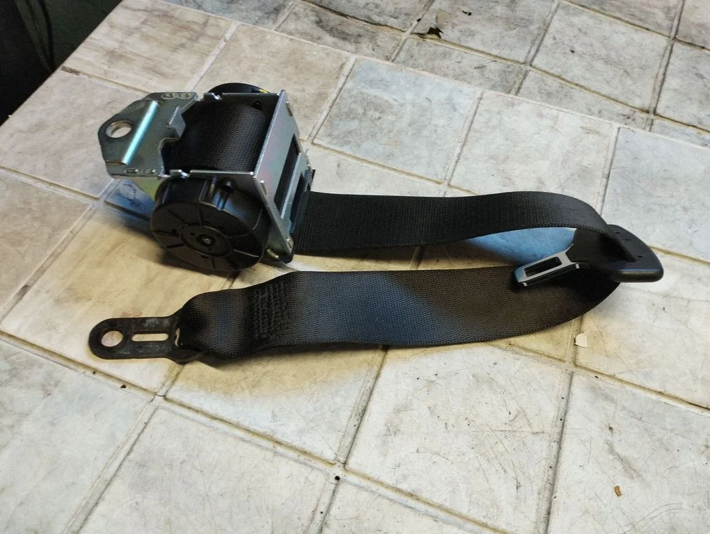 Rear seatbelt 607051100C