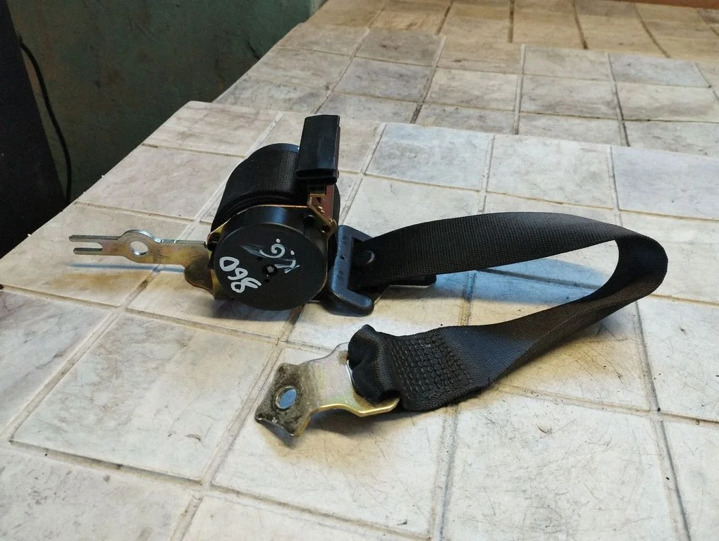 Rear seatbelt – rear left