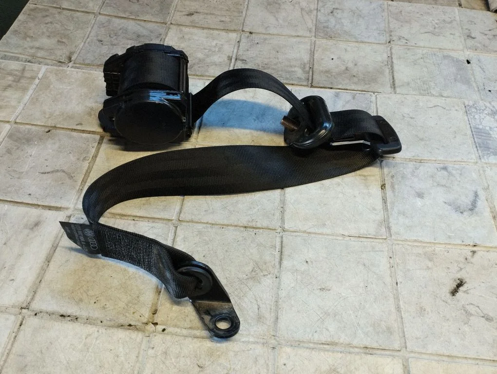 Rear seatbelt 5Z0857806A