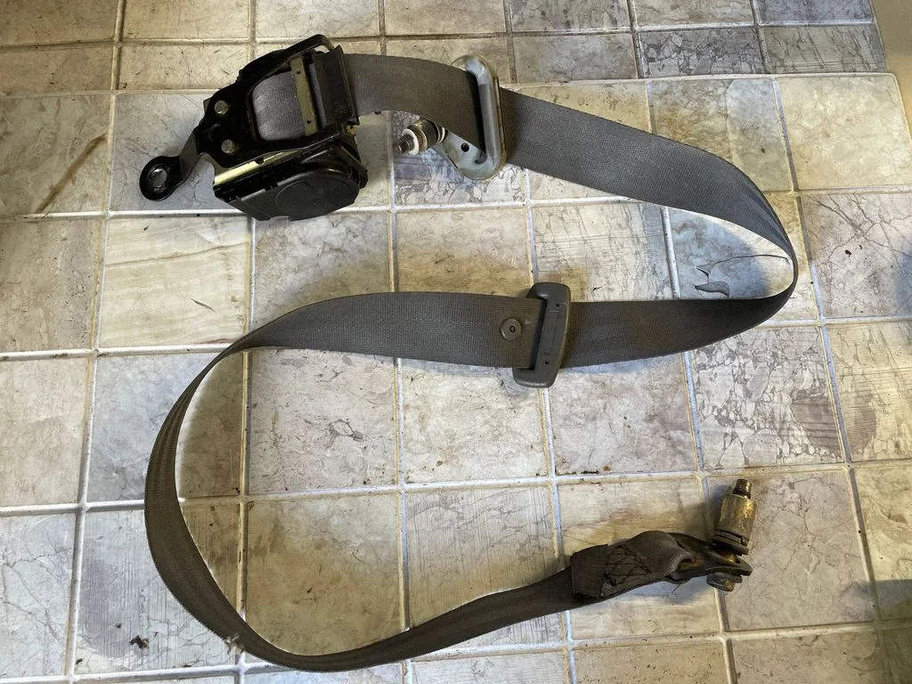 Rear seatbelt 0416096