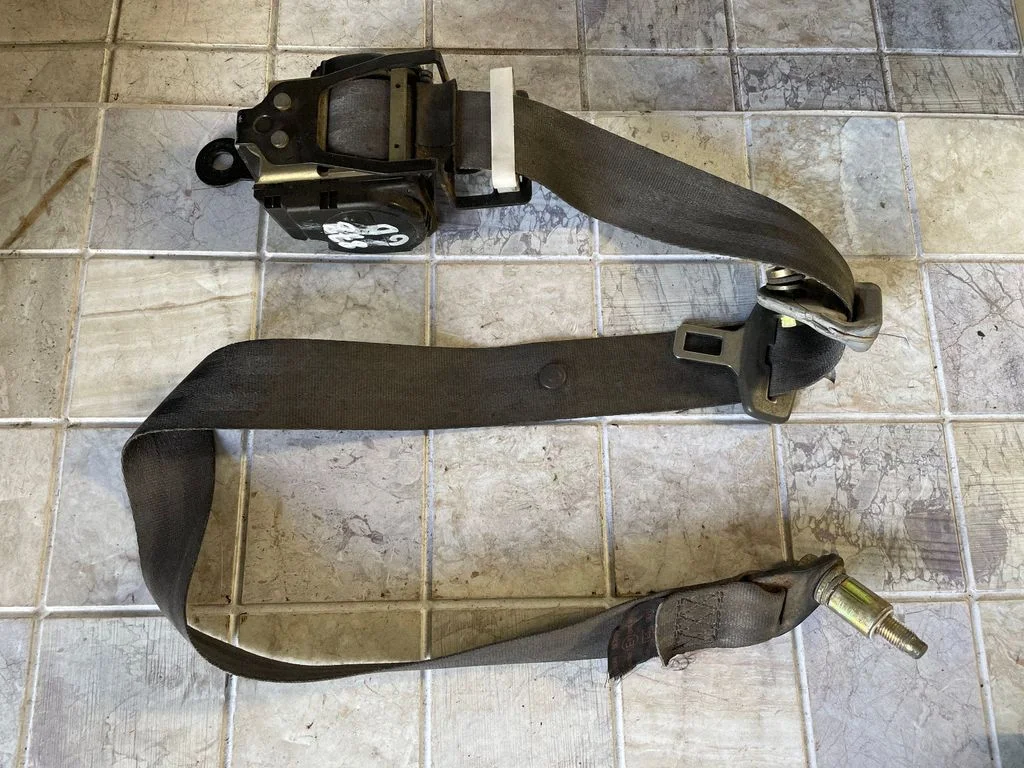 Rear seatbelt 0416096