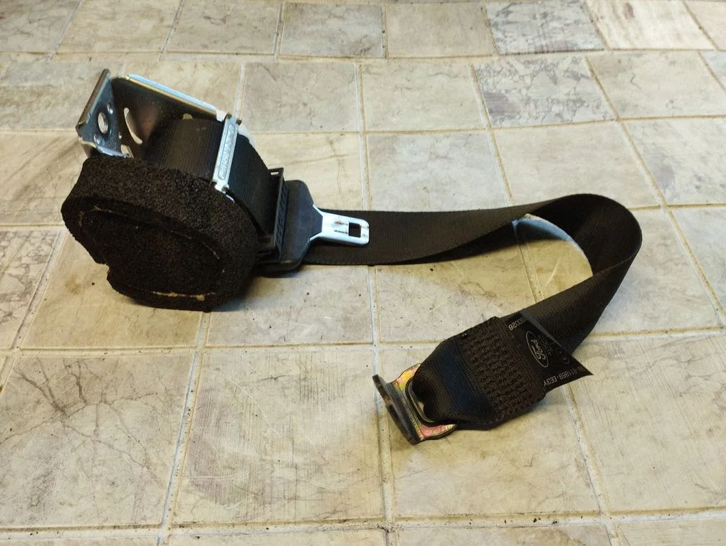Rear seatbelt 6G9N611B69EE3YYW
