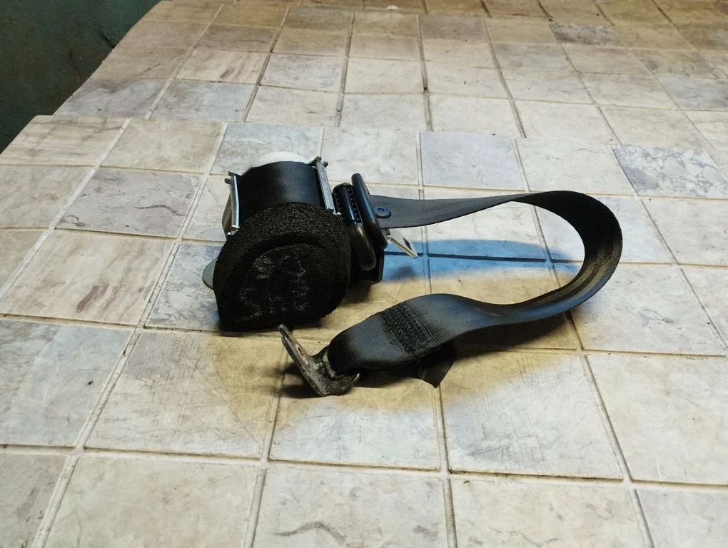 Tagumine turvavöö 9G9N611B69DBW