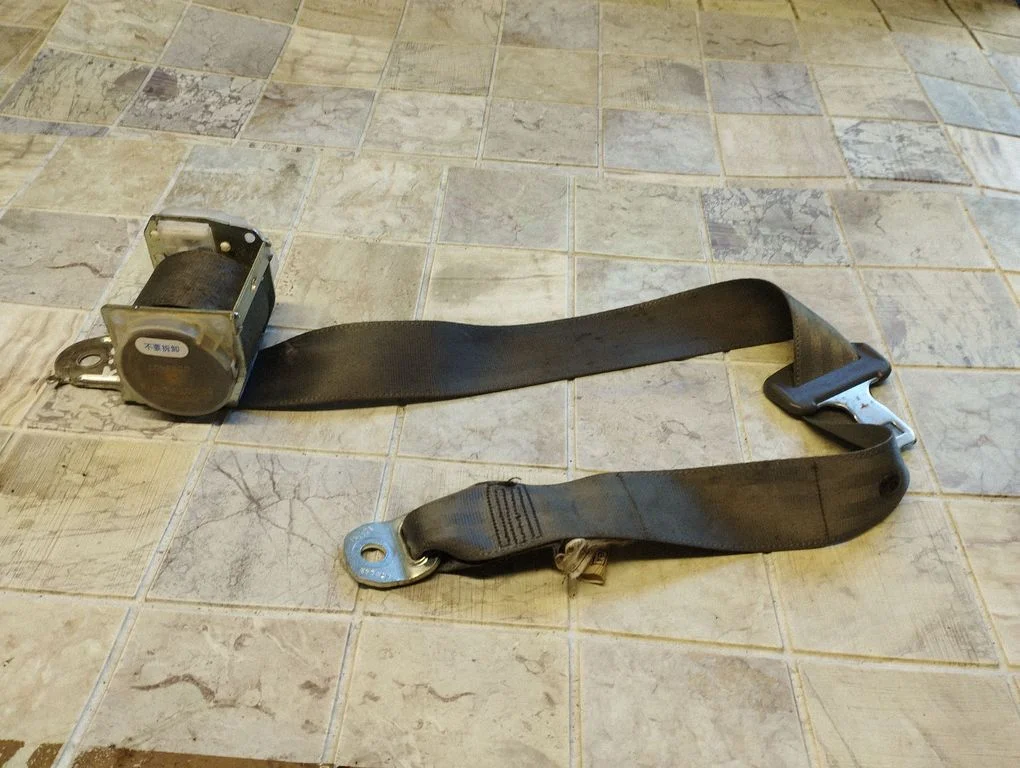 Rear seatbelt – Toyota Prius (XW20) (2003-2009)