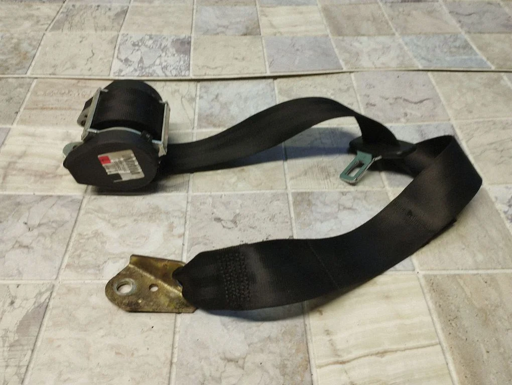 Rear seatbelt 1K6857805F
