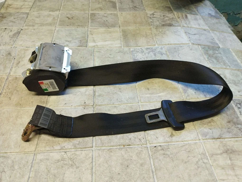 Rear seatbelt – Audi A4 S4 B6 8E 8H (2001-2005)