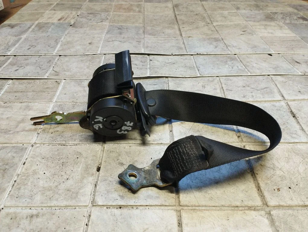 Tagumine turvavöö 8202591