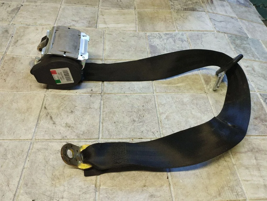 Rear seatbelt – Audi A4 S4 B6 8E 8H (2001-2005)