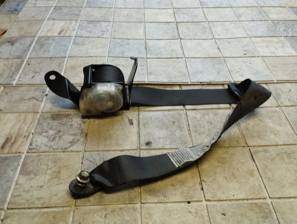 Tagumine turvavöö NSB053GL57