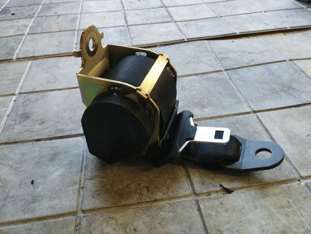 Tagumine turvavöö 040060