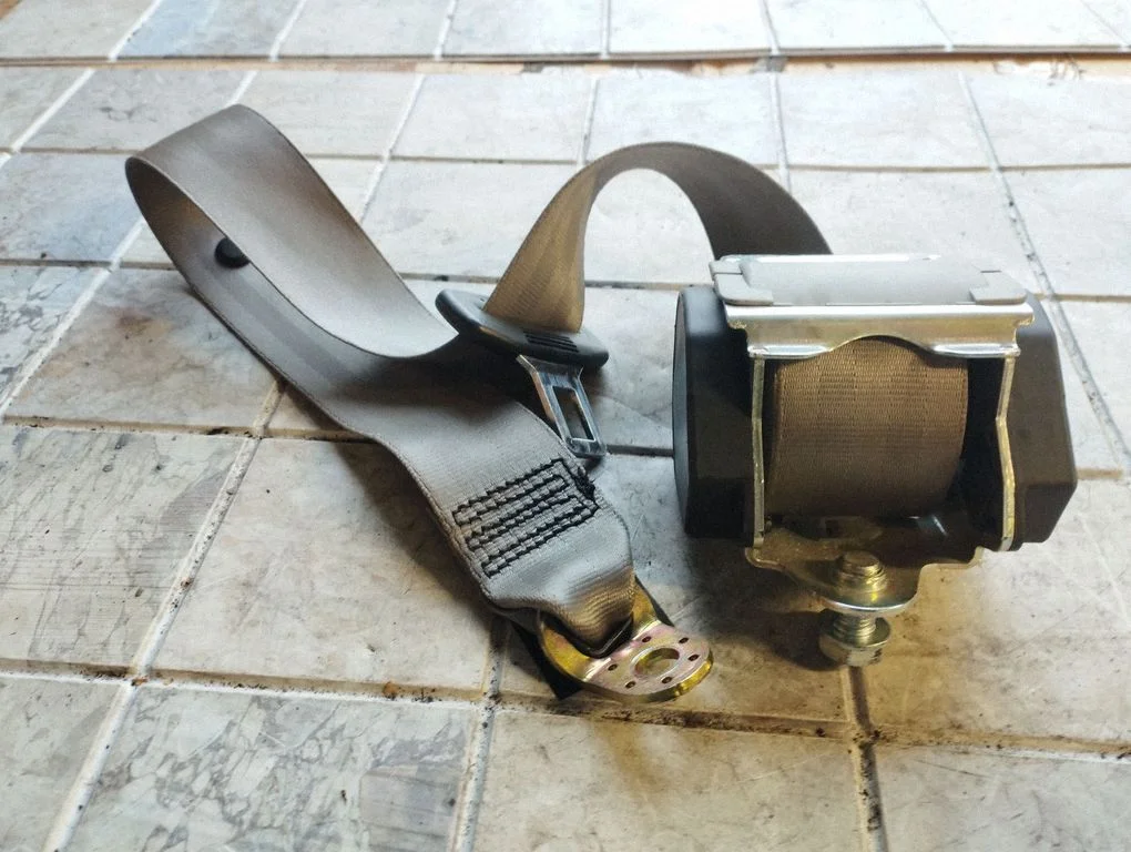 Aizmugurējā drošības josta 4F0857805E