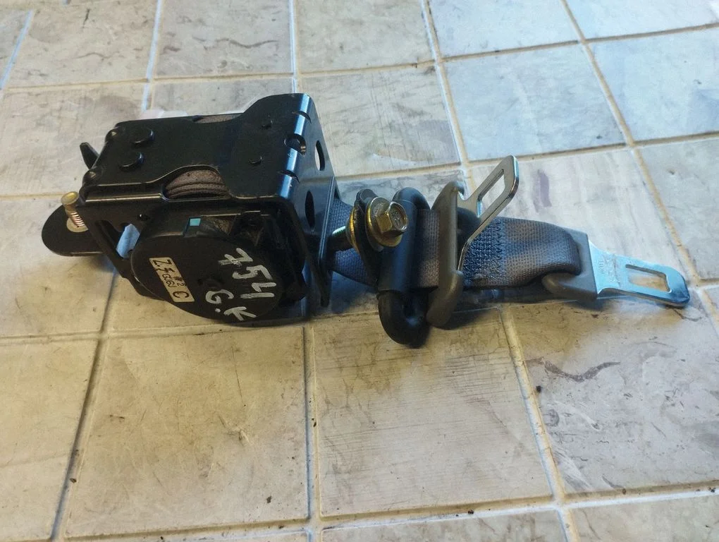 Rear seatbelt – Mazda 6 (2002-2008)