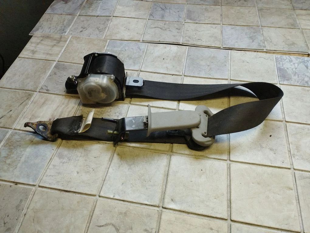 Rear seatbelt 0434018