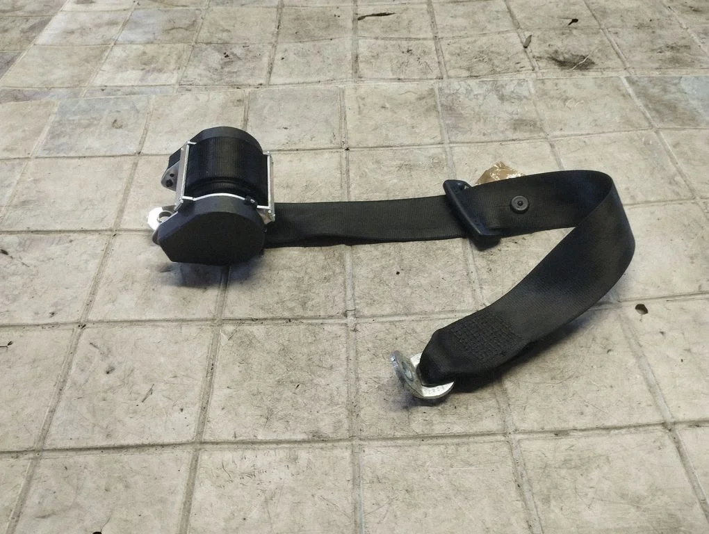 Rear seatbelt 6P0857805D