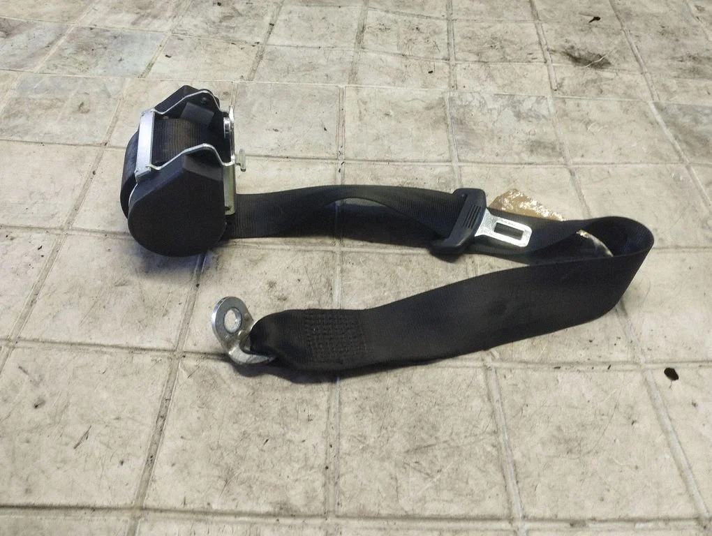 Rear seatbelt 5P0857805D