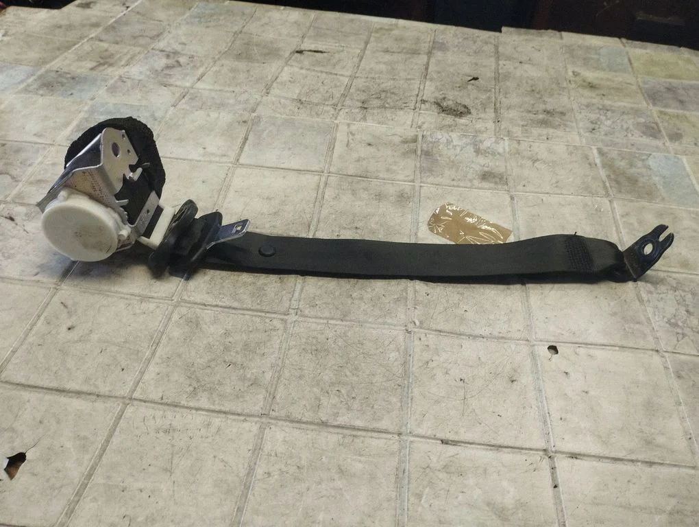 Tagumine turvavöö 8V51A611B66AG