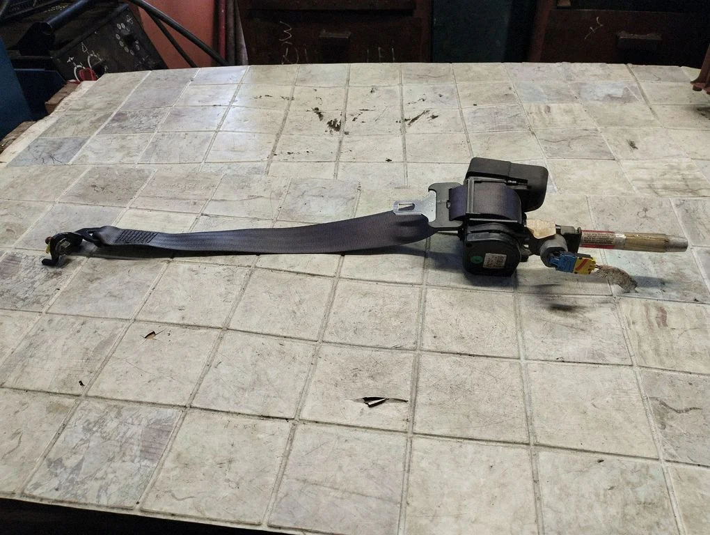 Tagumine turvavöö 39965846