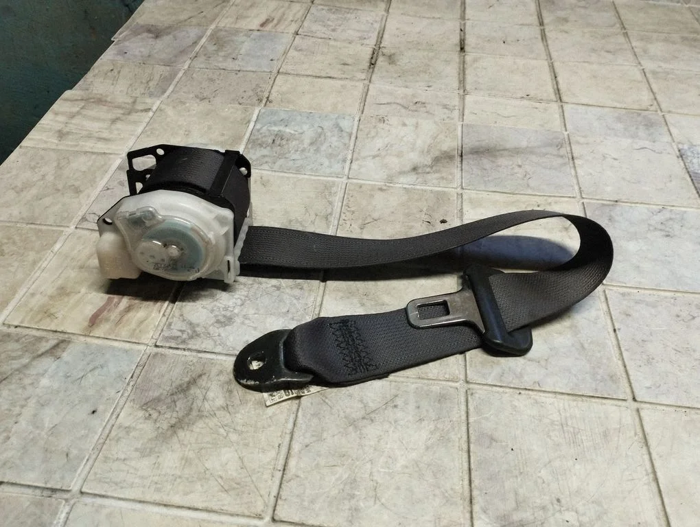 Tagumine turvavöö TKAB0ES108