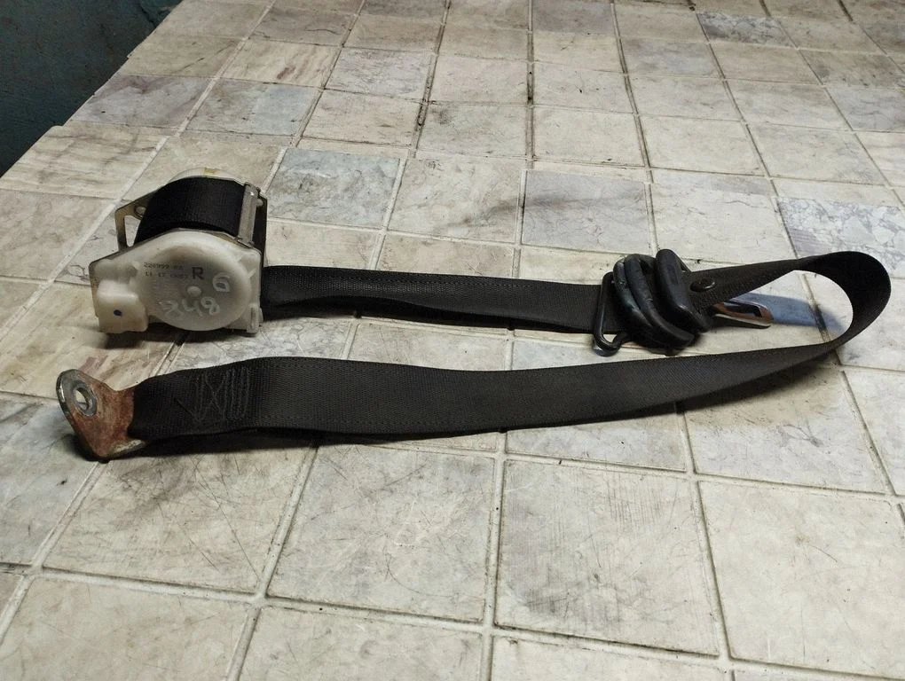 Tagumine turvavöö 90580902