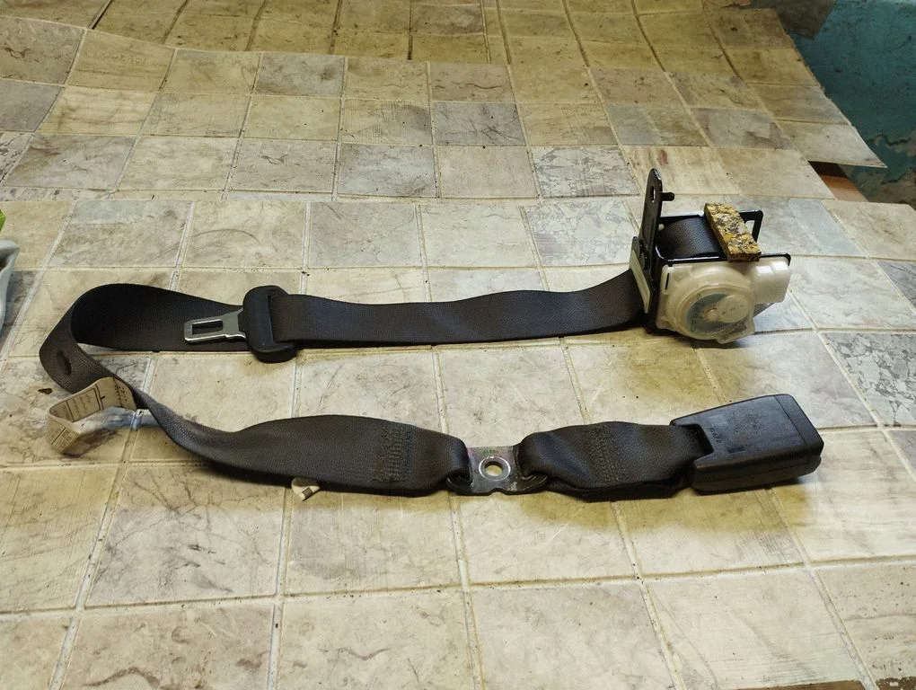 Rear seatbelt 0435027