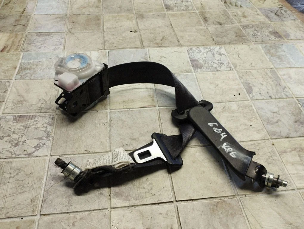 Aizmugurējā drošības josta CDJ121720A
