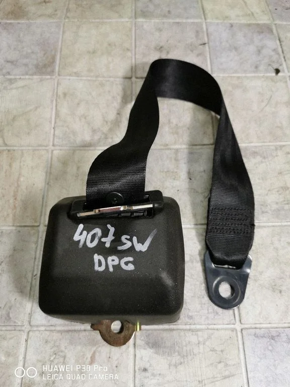 Aizmugurējā drošības josta D506452