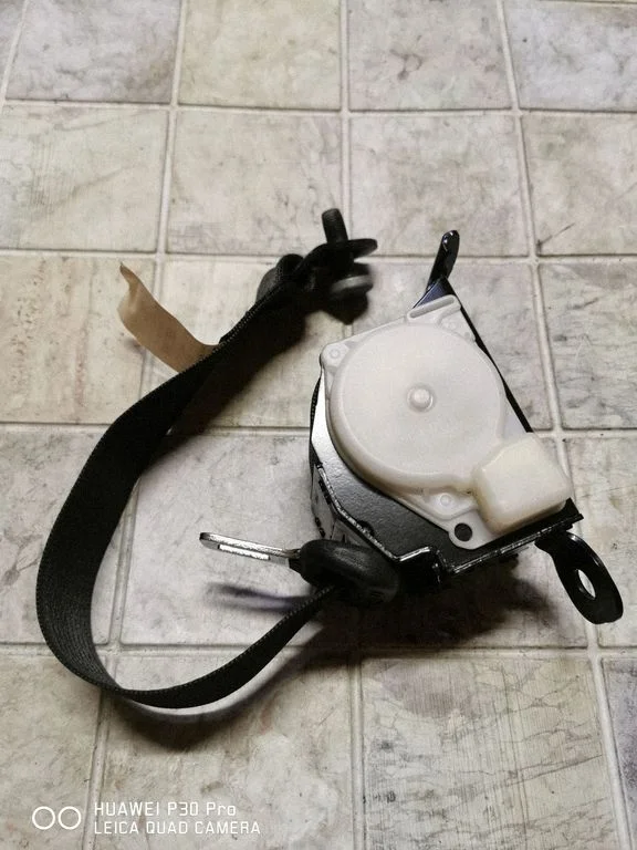 Rear seatbelt 306134010AB