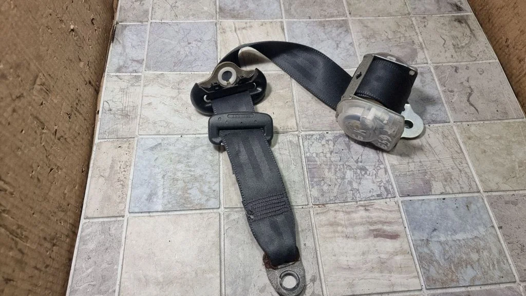 Rear seatbelt – Toyota Yaris Verso (1999-2005)