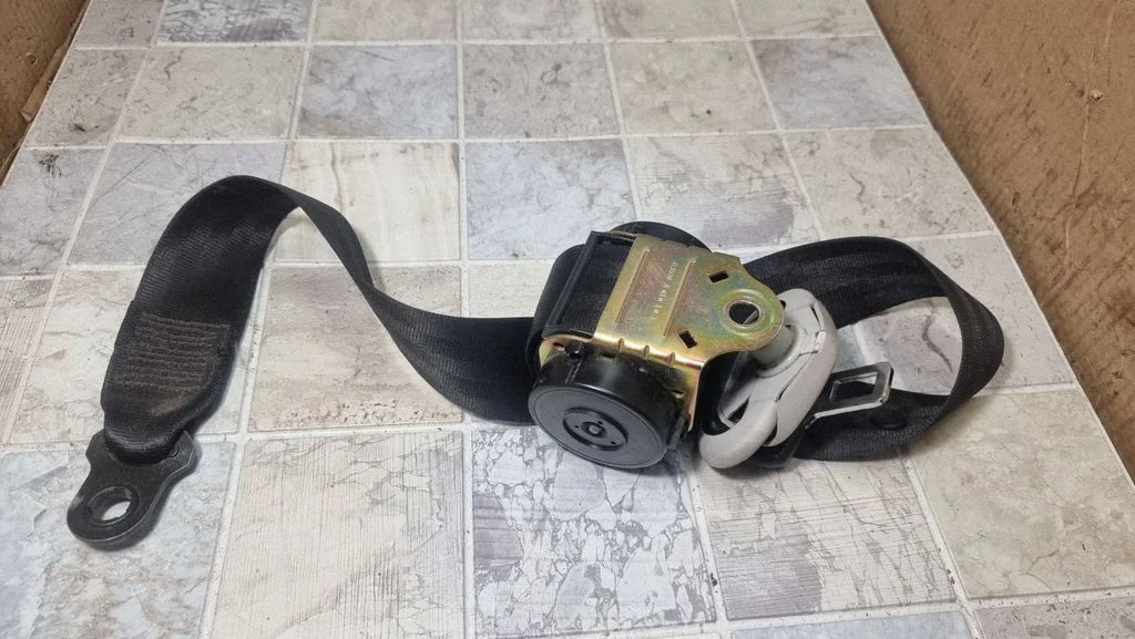 Tagumine turvavöö 7M3857812C