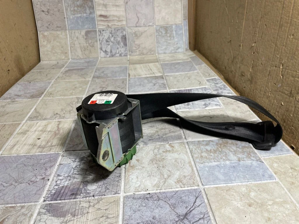 Rear seatbelt 616017200