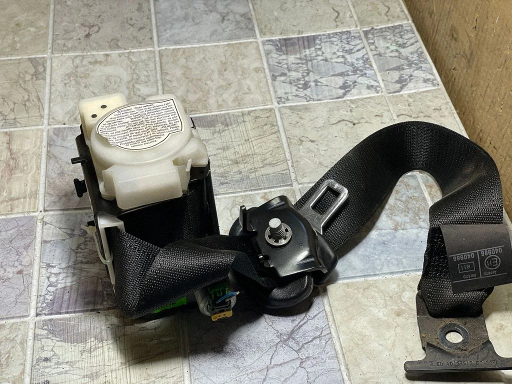 Rear seatbelt 12796401