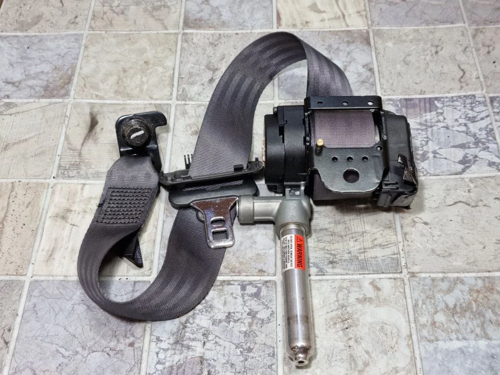 Rear seatbelt 600876700C