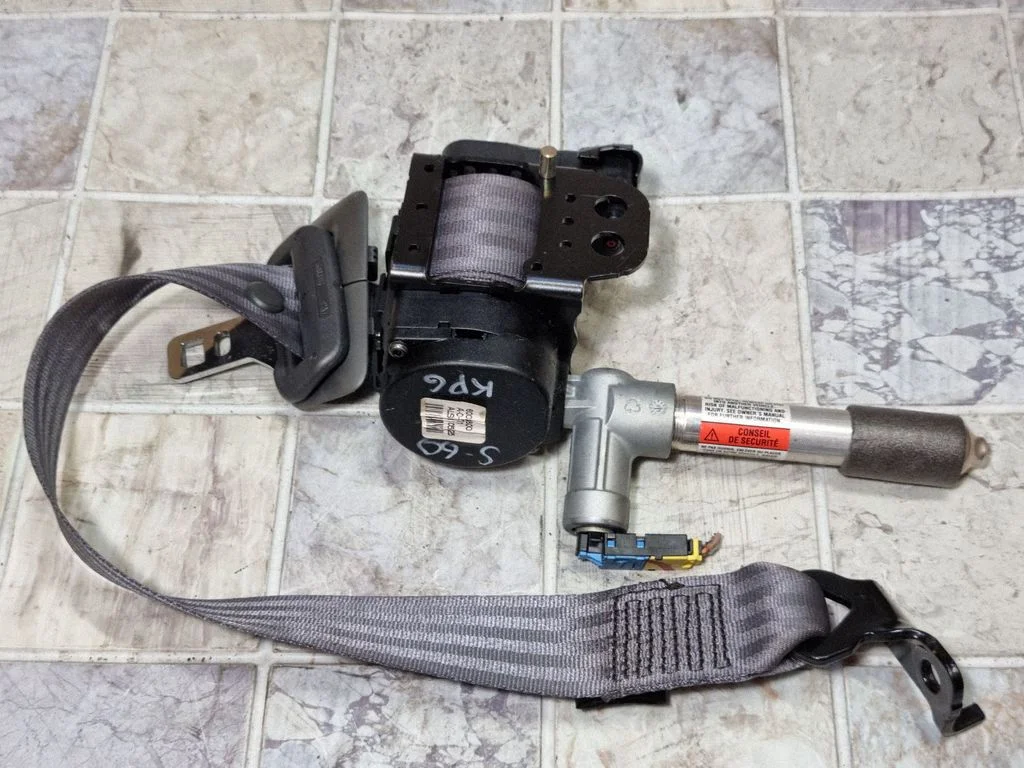 Rear seatbelt 600376600E
