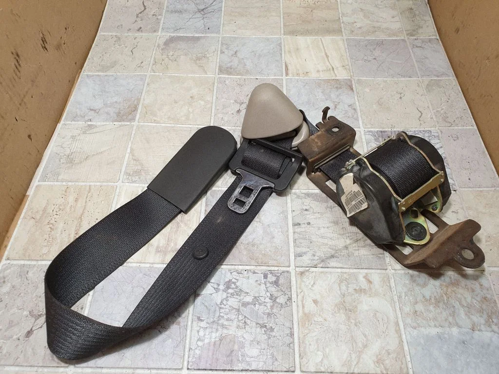 Tagumine turvavöö 685300E