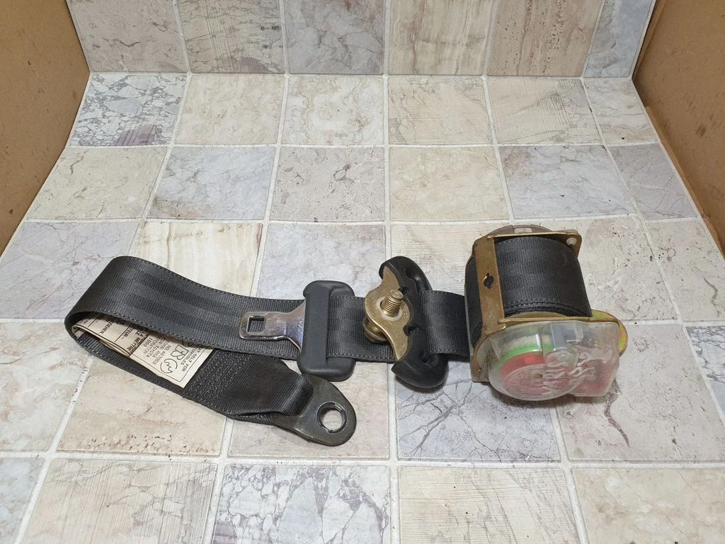 Rear seatbelt – Toyota Yaris Verso (1999-2005)
